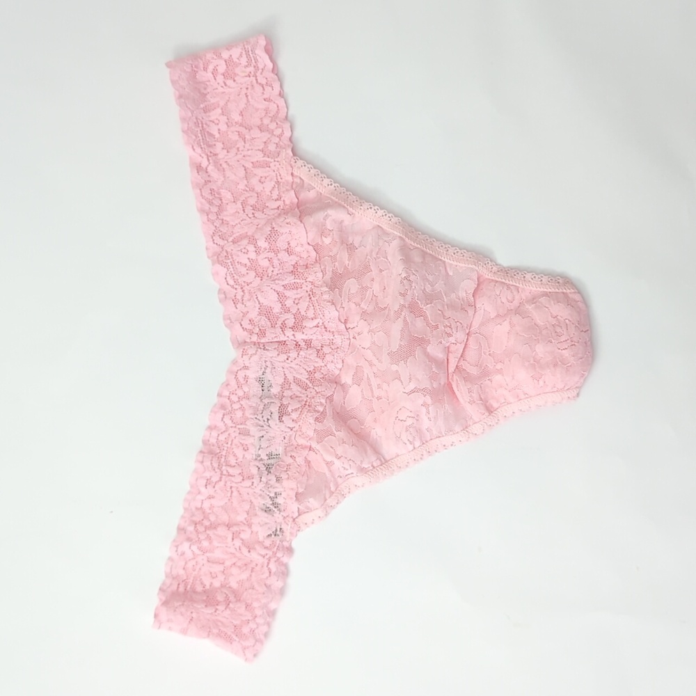 Hanky Panky Signature Lace Original Rise Thong - Pastel Pink